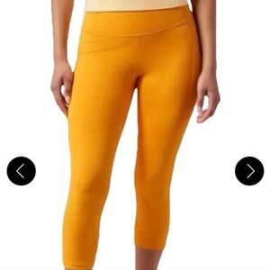 AthletaYellow Ultimate Stash Ii Capri Activewear Bottoms NWT